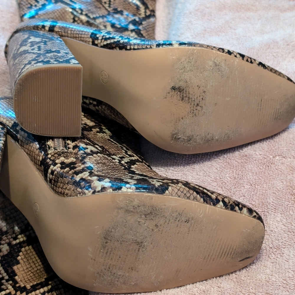 Boots - Picture 3 of 5